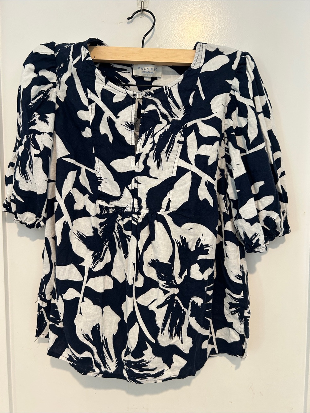 Calypso St. Barth blouse in a navy and white floral print size large
